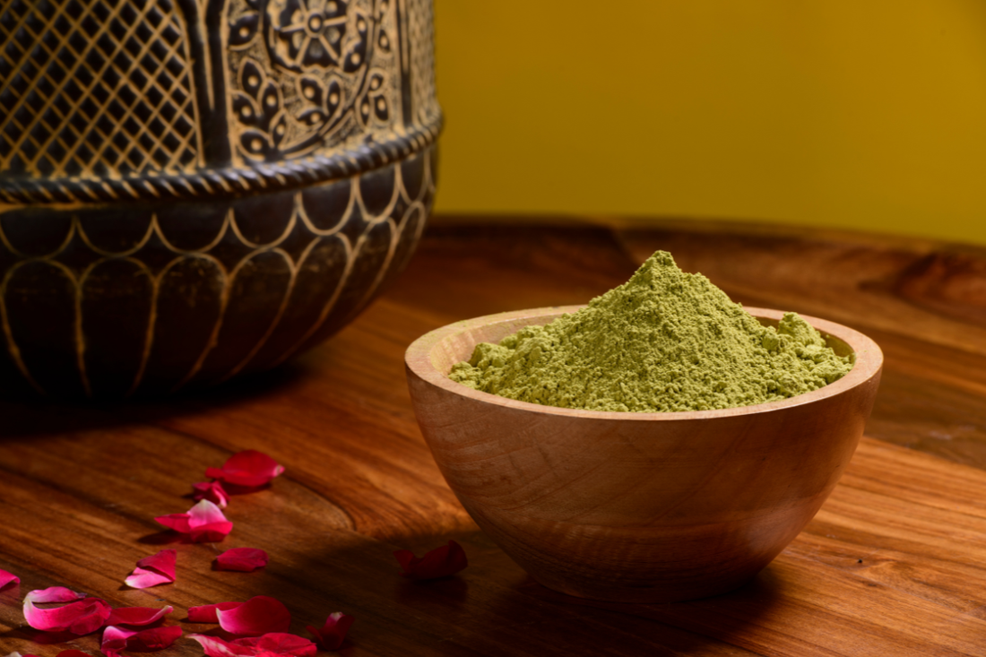 Is Greens Powder Worth It? 5 Situations Where It Actually Helps
